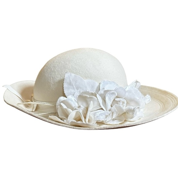 Creamy white brimmed dressy  hat. Floral accent. 100% wool. Made in England - Picture 2 of 11